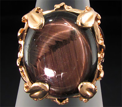 Золото Кольцо с крупным звездчатым сапфиром