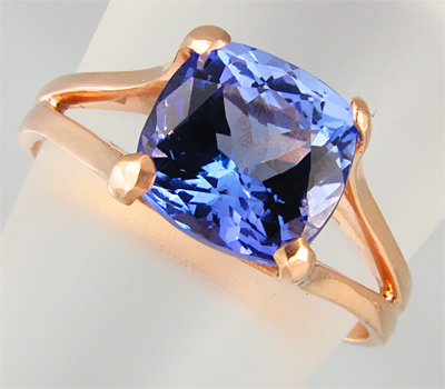 Золото Кольцо с чистейшим танзанитом