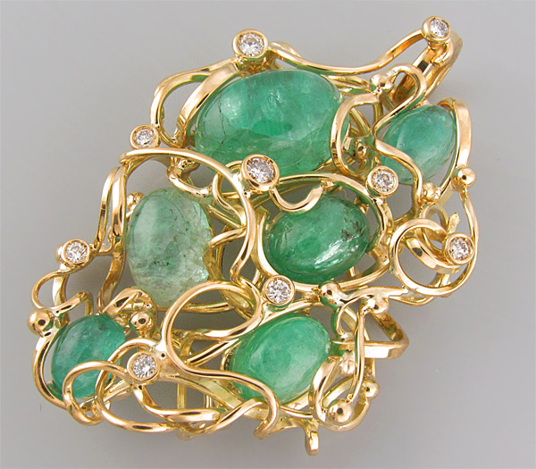 Золото Кулон с изумрудами и бриллиантами