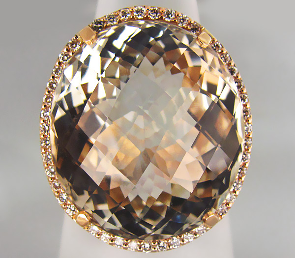 Золото Кольцо с империал топазом и 53-я бриллиантами