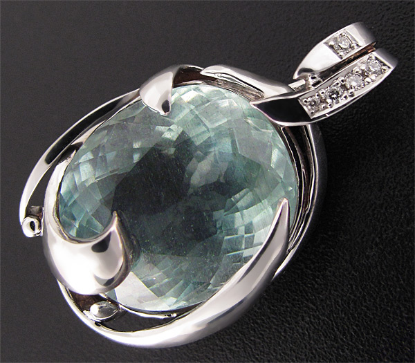 Золото Кулон с крупным аквамарином