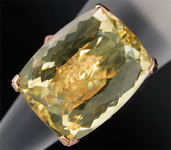 Золото Кольцо с крупным гелиодором