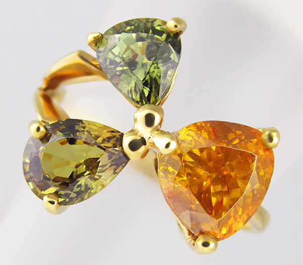 Золото Кольцо с демантоидами гранатами и мандариновым сфалеритом