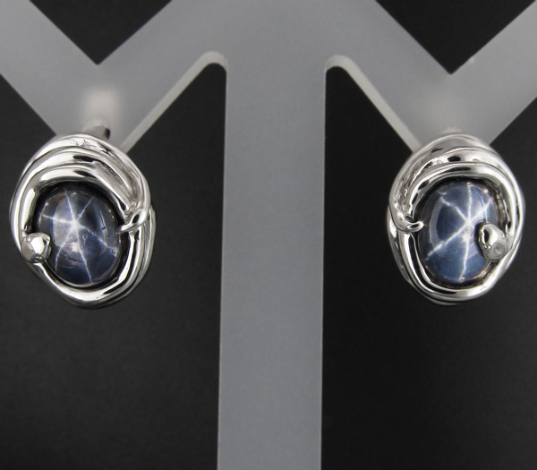 Золото Cерьги со звездчатыми сапфирами