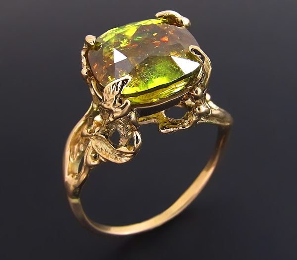 Золото Кольцо со сфеном