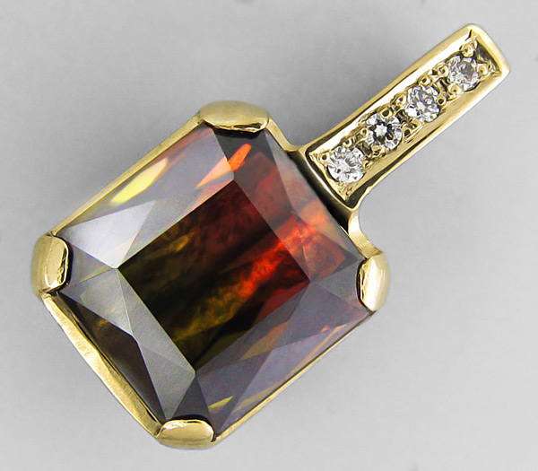 Золото Кулон с арбузным турмалином и бриллиантами