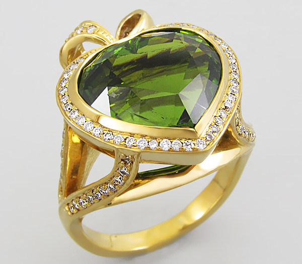 Золото Кольцо с крупным турмалином и бриллиантами