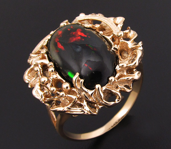 Золото Кольцо с черным опалом