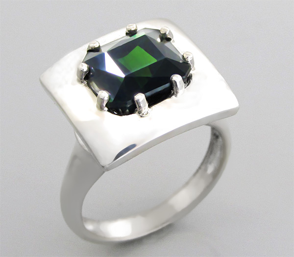 Серебро 925 Кольцо с чистейшим зеленым турмалином