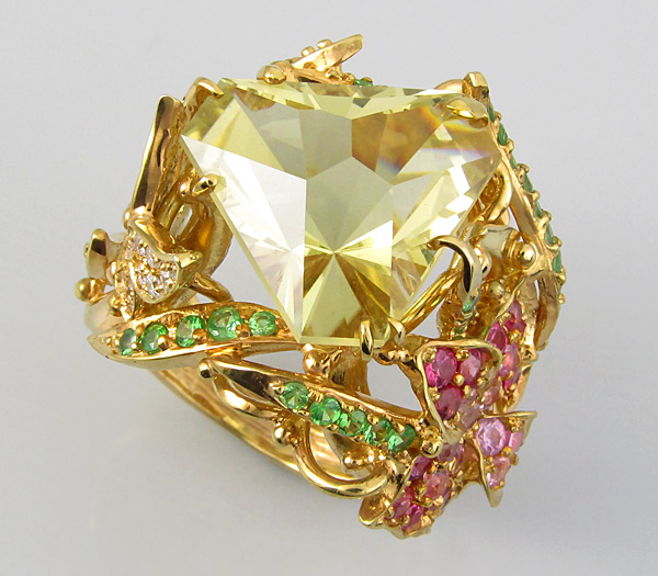 Золото Кольцо с лимонным цитрином авторской огранки и самоцветами