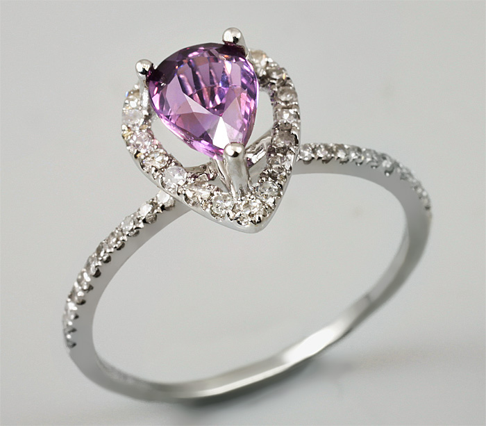 Золото Кольцо с сапфиром и бриллиантами