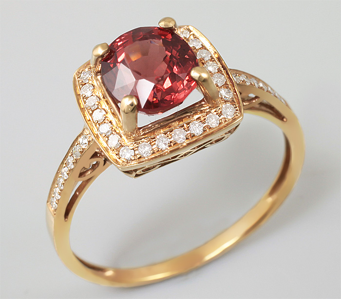 Золото Кольцо с красивейшей бирманской шпинелью и бриллиантами
