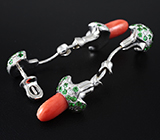 Серьги с solid кораллами, цаворитами гранатами и бриллиантами