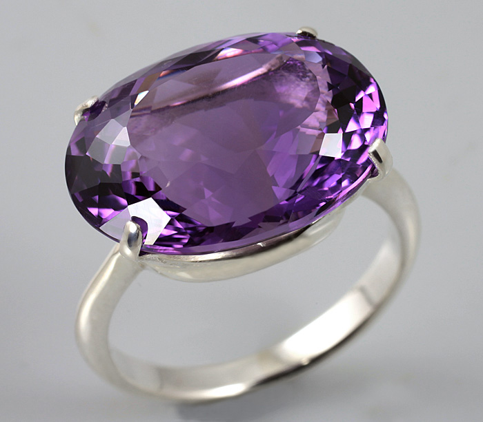 Серебро 925 Кольцо c аметистом