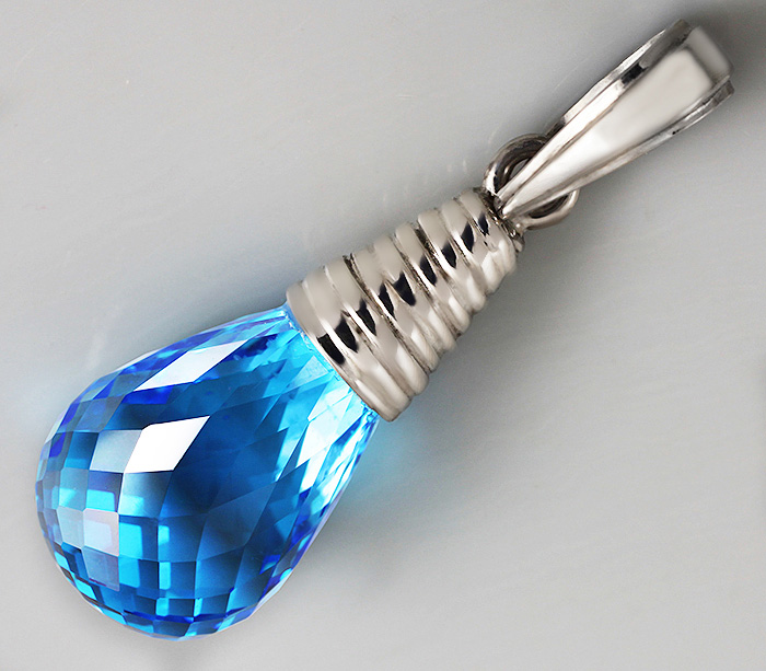 Золото Кулон с топазом