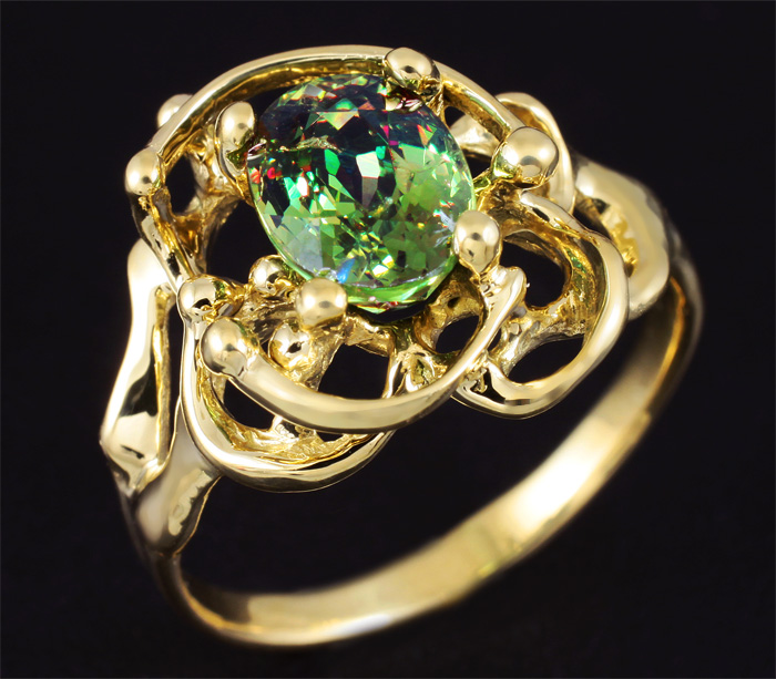 Золото Кольцо с демантоидом гранатом