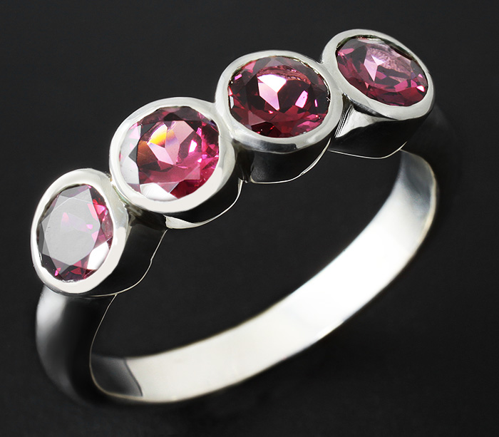 Серебро 925 Кольцо c родолитами гранатами