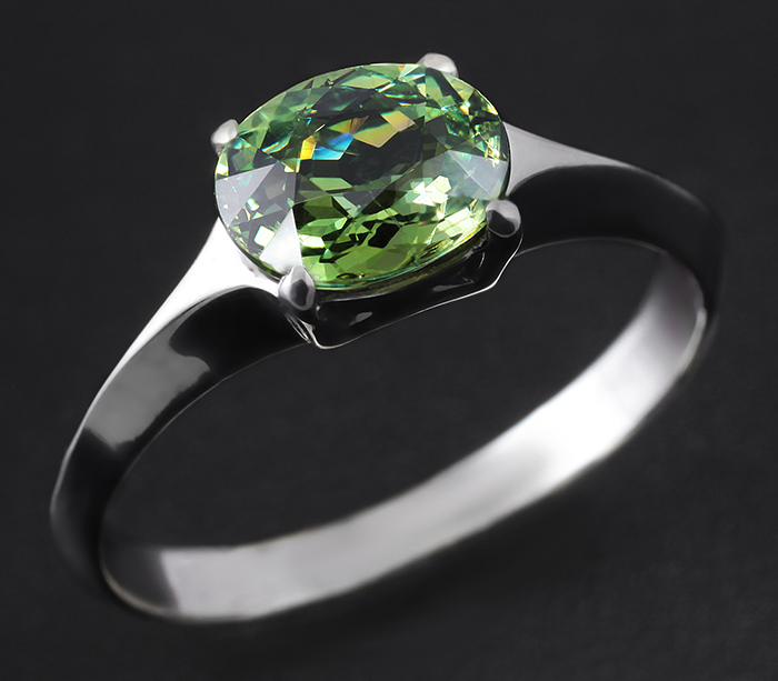 Серебро 925 Кольцо c демантоидом гранатом