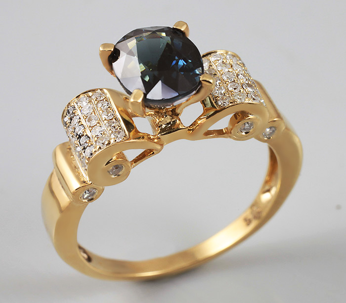 Золото Кольцо с зеленовато-голубым турмалином и бриллиантами