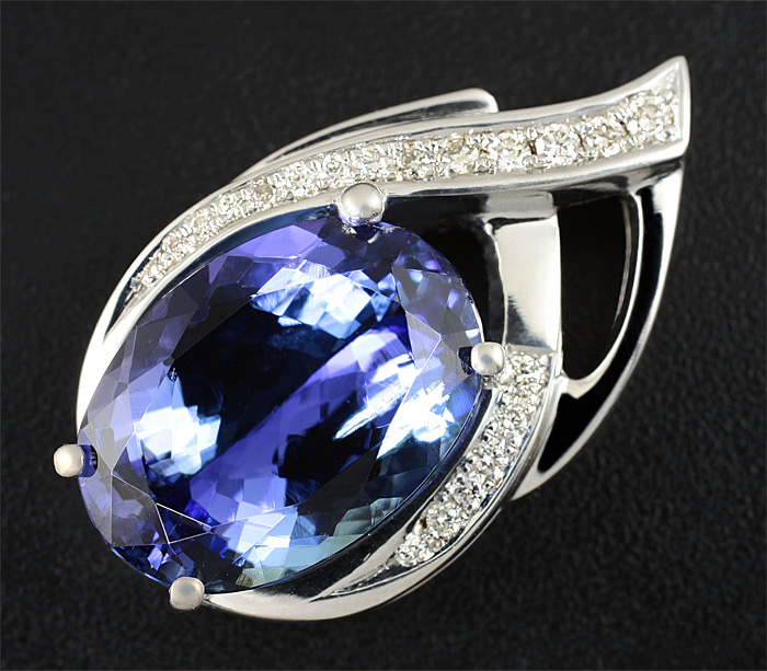 Золото Кулон с роскошным полихромным танзанитом и бриллиантами