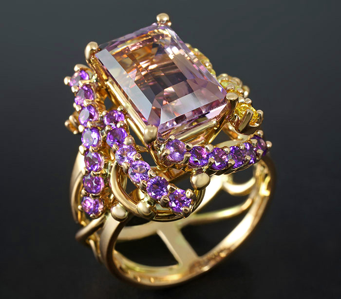 Золото Кольцо с аметрином, аметистами и желтыми сапфирами