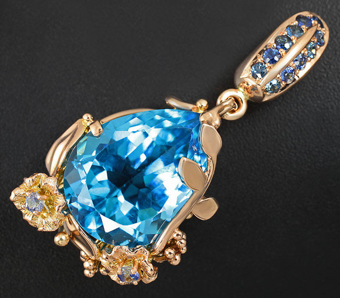 Золото Кулон с топазом и сапфирами