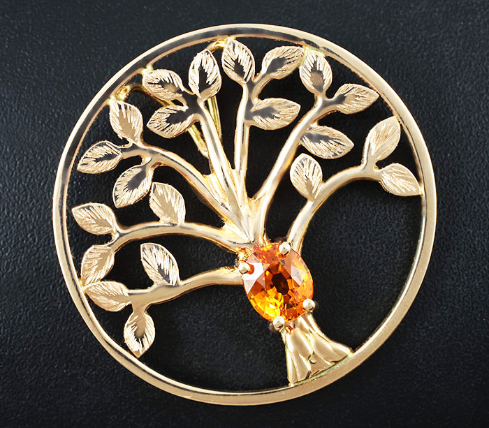 Золото Кулон с золотистым сапфиром