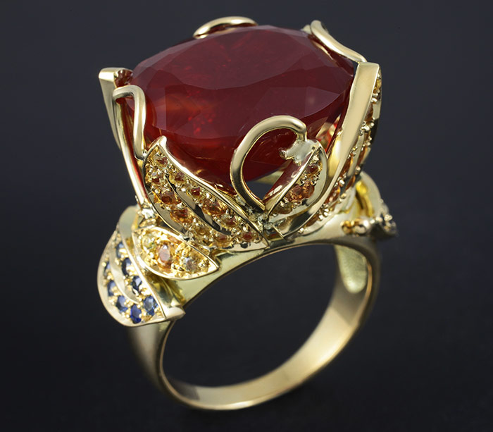 Золото Кольцо с мексиканским огненным опалом, желтыми и синими сапфирами