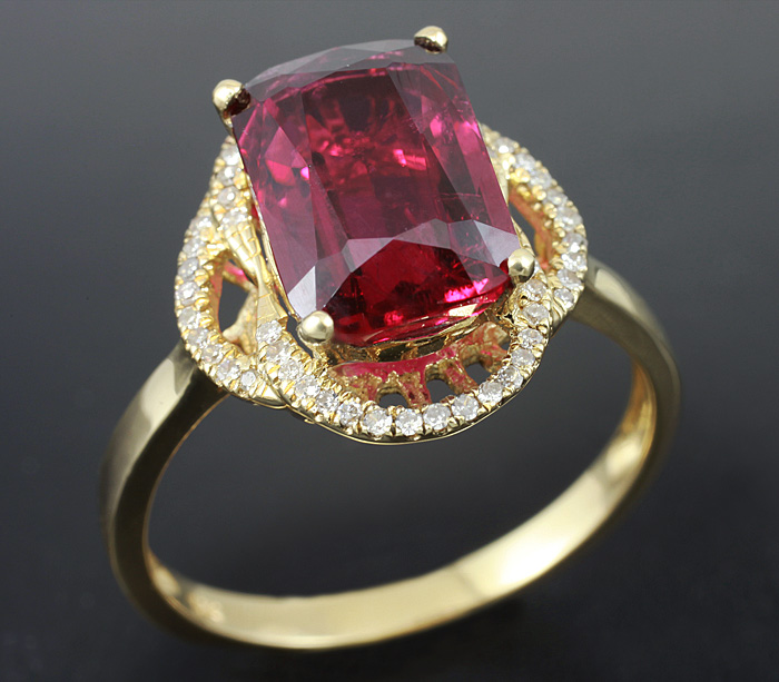 Золото Кольцо c рубеллитом турмалином и бриллиантами
