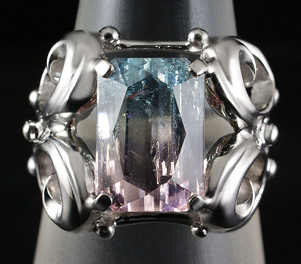 Золото Кольцо с крупным полихромным турмалином