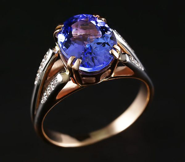 Золото Кольцо с танзанитом и бриллиантами