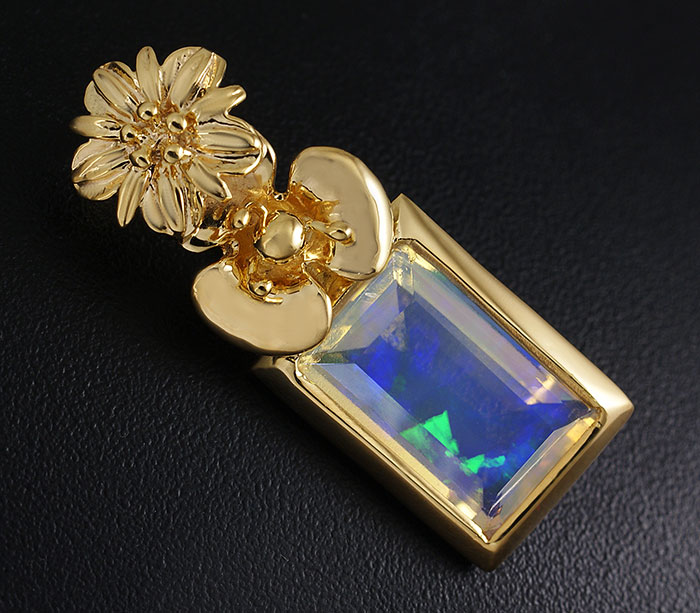 Золото Кулон с ограненным эфиопским опалом