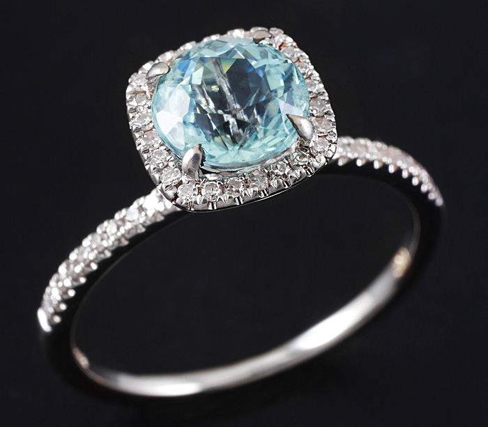 Золото Кольцо с аквамарином и бриллантами