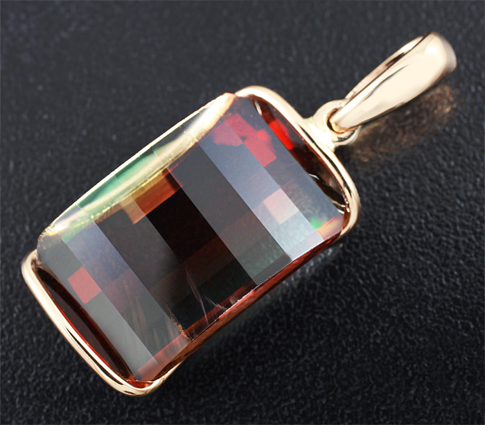 Золото Кулон с солнечным камнем авторской огранки