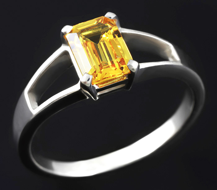Серебро 925 Кольцо c желтым сапфиром