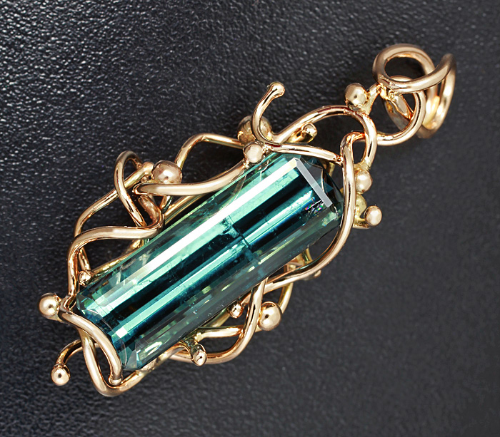 Золото Кулон с синим турмалином