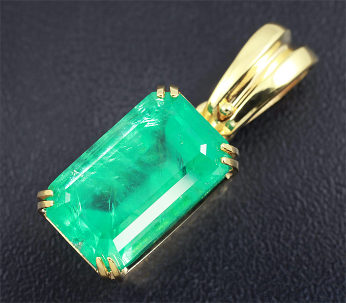 Золото Кулон с уральским изумрудом