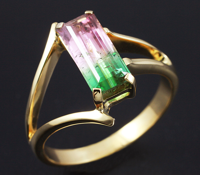 Золото Кольцо с полихромным турмалином