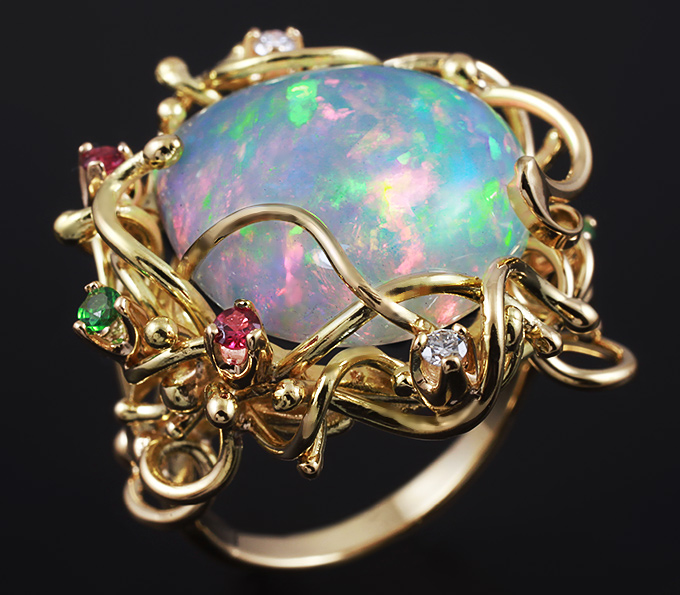 Золото Кольцо с эфиопским кристаллическим Welo опалом и самоцветами