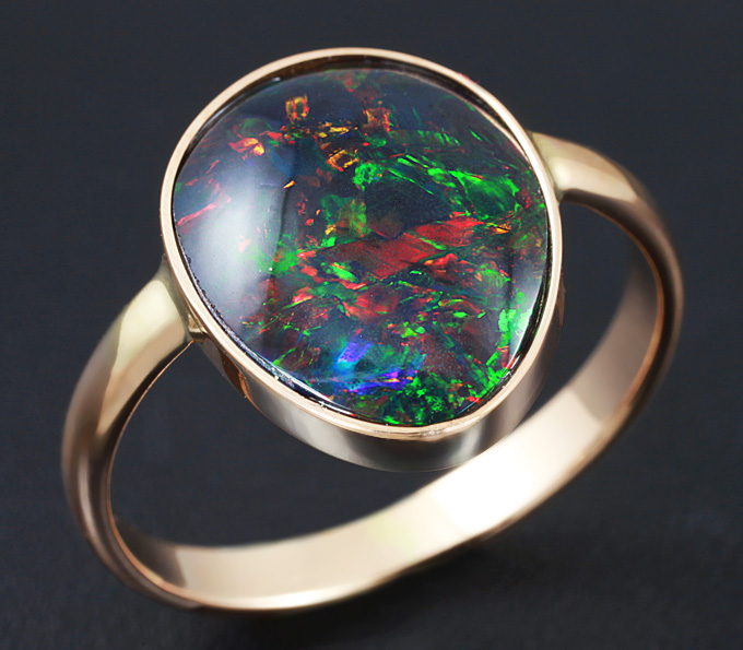 Золото Кольцо с кристаллическим черным опалом