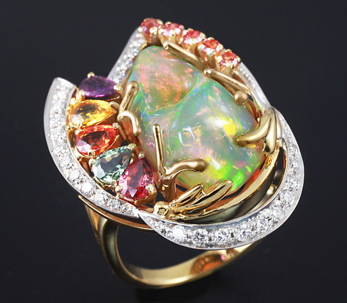 Золото Кольцо с фантастическим эфиопским опалом, сапфирами и бриллиантами