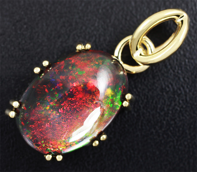 Золото Кулон с кристаллическим черным опалом