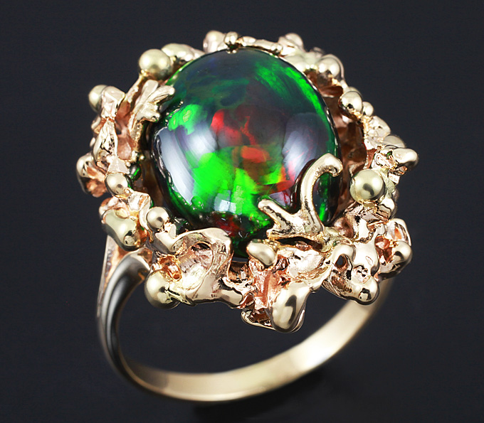 Золото Кольцо c кристаллическим черным опалом