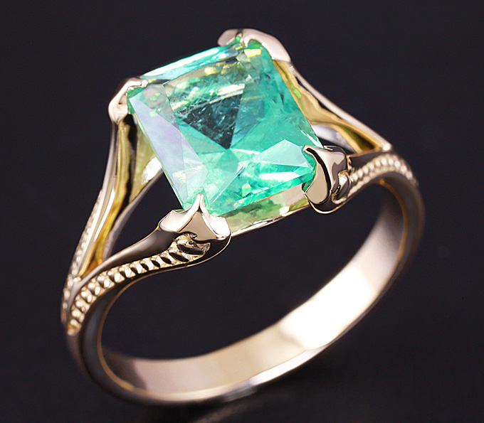 Золото Кольцо с уральским изумрудом