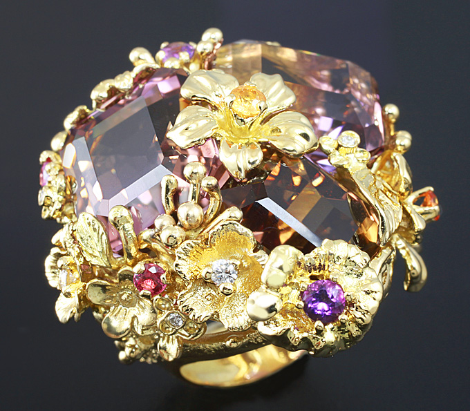 Золото Кольцо c аметринами, аметистами, сапфирами и бриллиантами