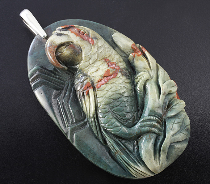 Серебро 925 Кулон с камеей «Попугай» из цельного куска яшмы