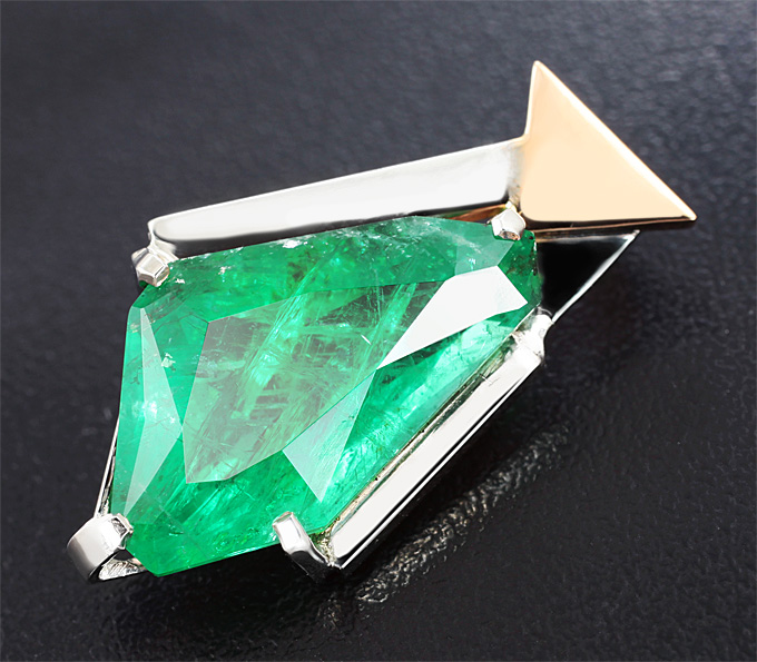 Золото Кулон с уральским изумрудом