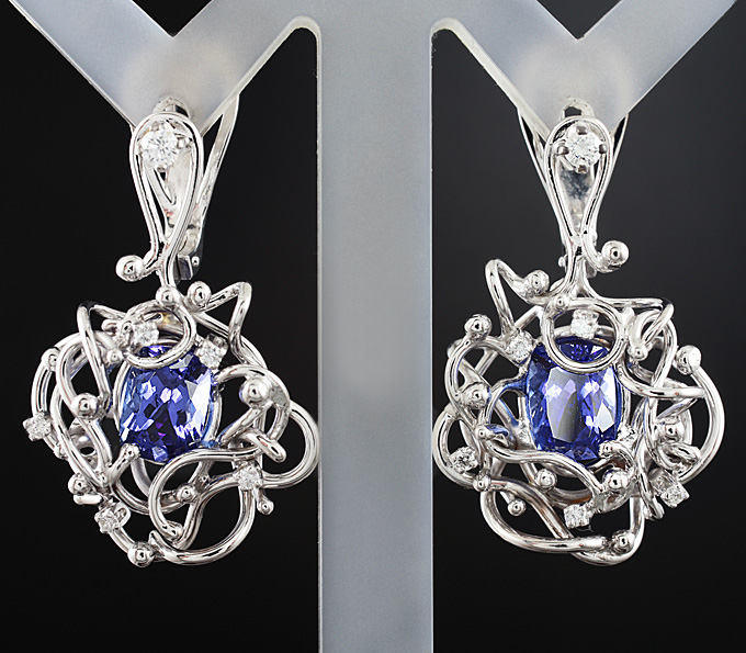Золото Серьги с танзанитами и бриллиантами