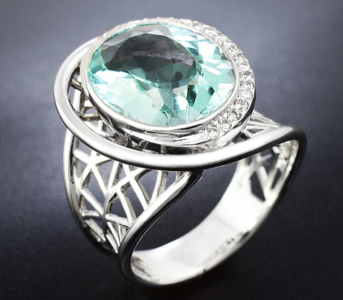 Золото Кольцо c аквамарином и бриллиантами