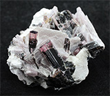 Кристаллы турмалинов и дымчатого кварца с мусковитом 45 грамм Не указан